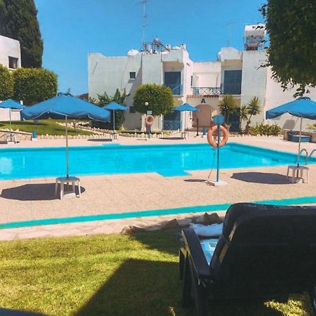 Shelter Next To The Beach Larnaca Bagian luar foto