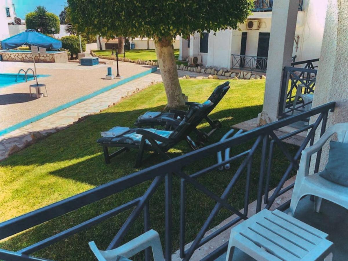 Shelter Next To The Beach Larnaca Bagian luar foto